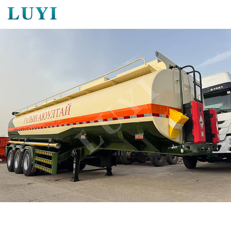 Dostosowane 3-osiowe naczepy-cysterny do transportu ropy naftowej wysłane do Mauretanii w celu wzmocnienia linii bezpieczeństwa transportu energii