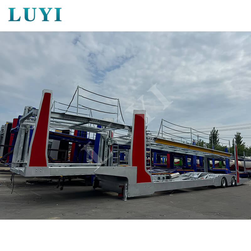 Nowy standard wydajnego transportu transgranicznego: 2-osiowe piętrowe przewoźniki samochodowe wzmacniają współpracę logistyczną między Chinami a Libanem