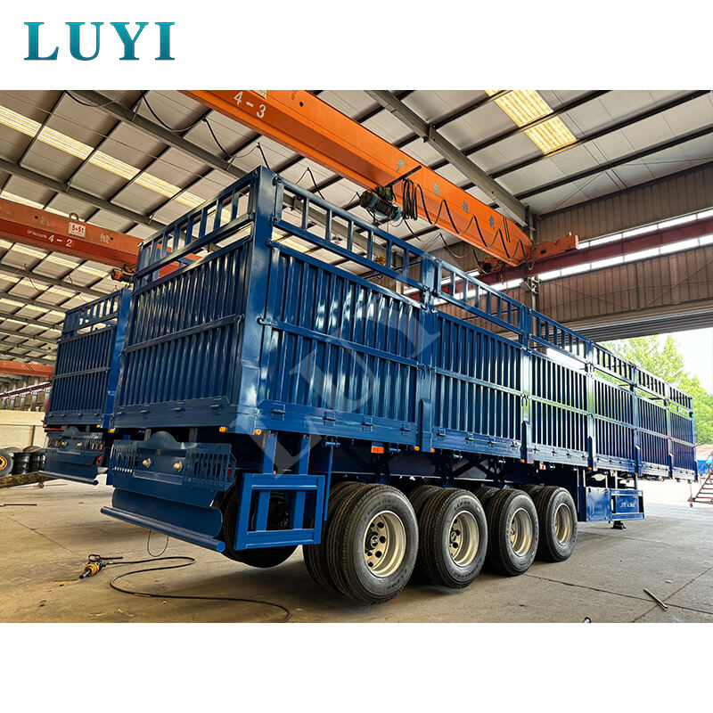 Nowy impuls dla logistyki transgranicznej: pięcioosiowe naczepy z boczną ścianą pomyślnie wysłane na Madagaskar, wzmacniające więzi w zakresie współpracy towarowej między Chinami a Afryką