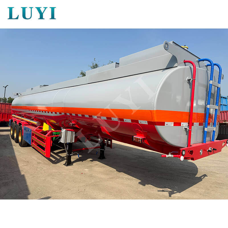 Fabryka Luyi wita kongijskich gości, naczepa-cysterna o pojemności 35 000 l wzmacnia współpracę logistyczną między Chinami a Afryką