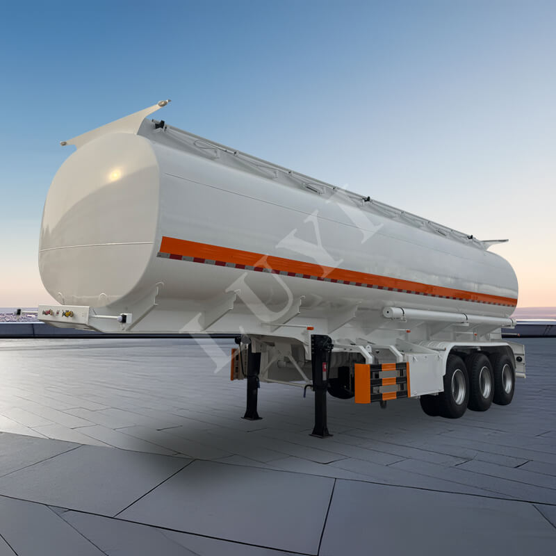 3-osiowa naczepa ze zbiornikiem na olej o pojemności 40 000 litrów ze stali węglowej