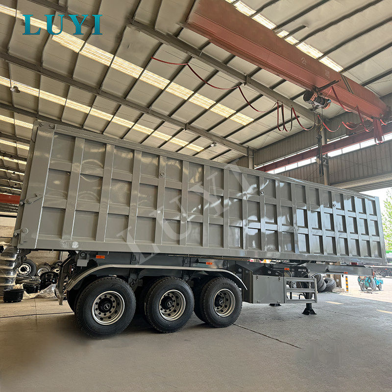 3-osiowa naczepa z wywrotką tylną (przyczepa z wywrotką końcową) do transportu materiałów sypkich