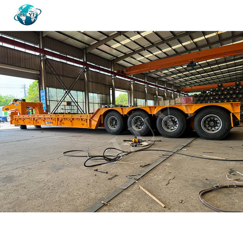 4-osiowa 100-tonowa naczepa niskopodłogowa z gęsią szyją