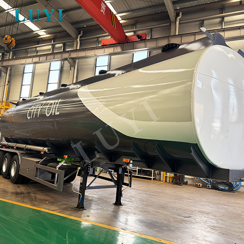 Cena fabryczna LUYI 3-osiowa naczepa ze zbiornikiem oleju o pojemności 40 000 litrów