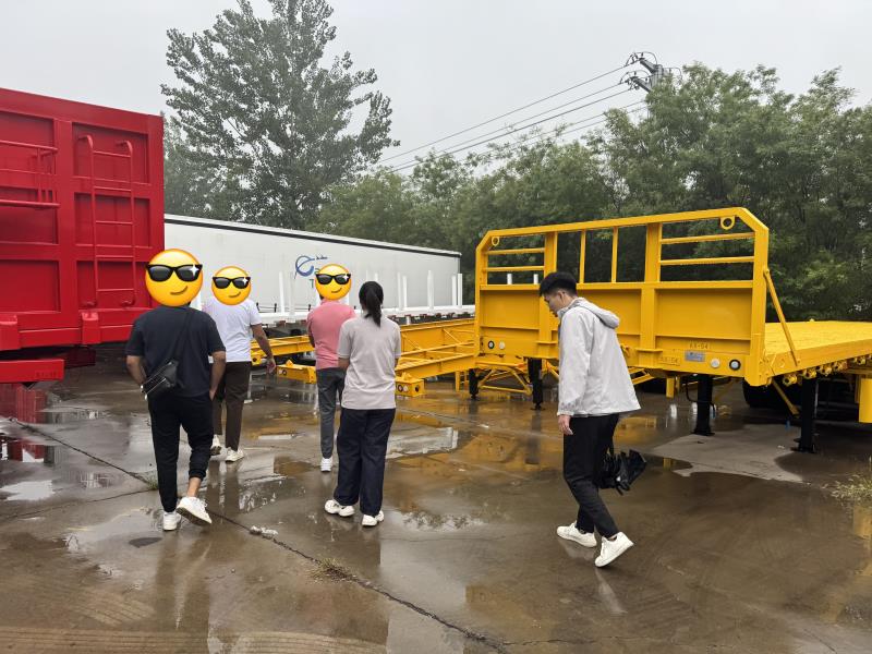 Mozambicka firma transportowa zamawia 2 jednostki 5-osiowych naczep typu lowboy do celów LNG i projektów infrastrukturalnych Mozambicka firma transportowa zamawia 2 jednostki 5-osiowych naczep typu lowboy do celów LNG i projektów infrastrukturalnych