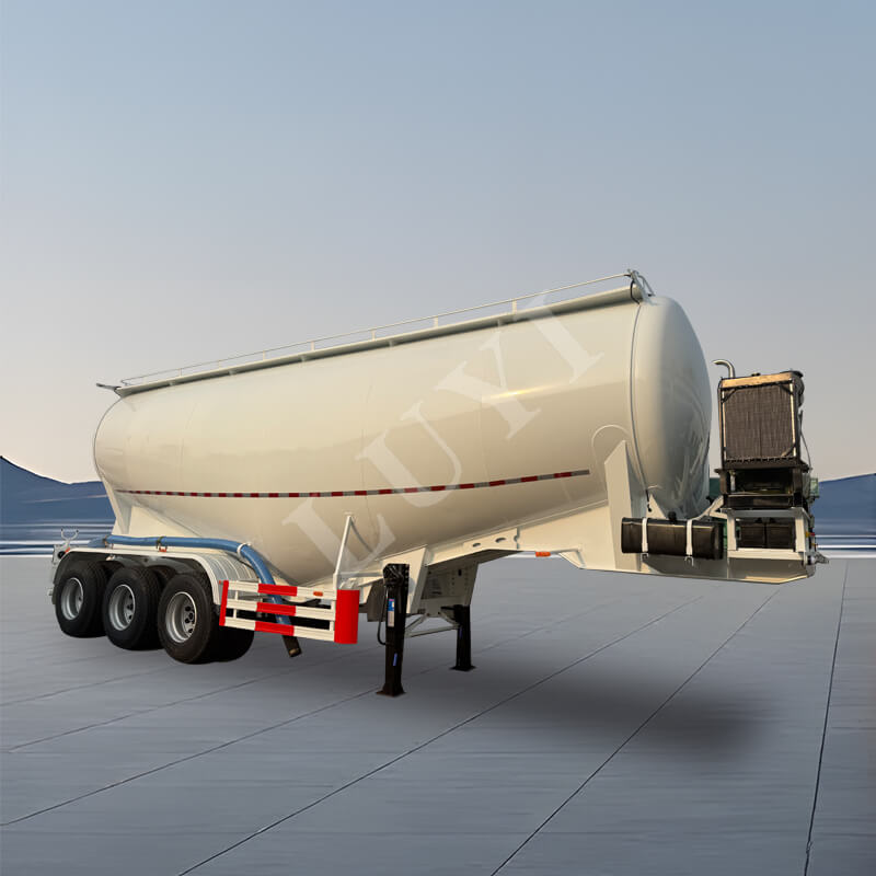 Trzyosiowa naczepa cysterna o ładowności 30 ton